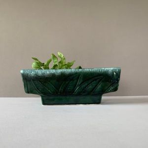 Vintage Hull USA F78 planter